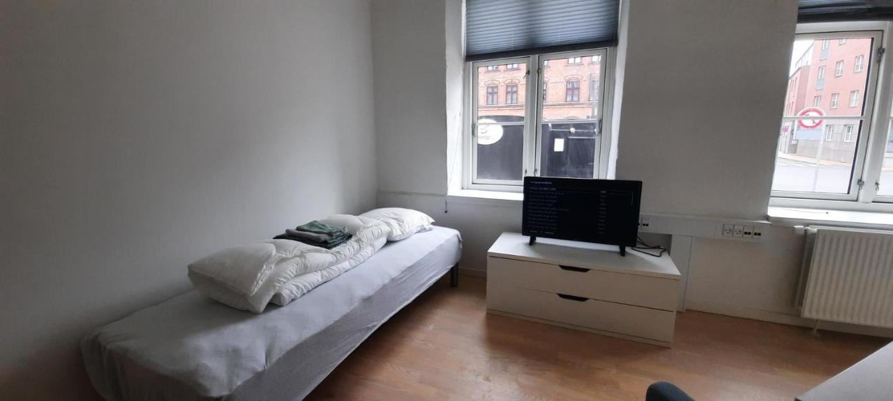 Private Room In A Shared Apartment Odense Extérieur photo