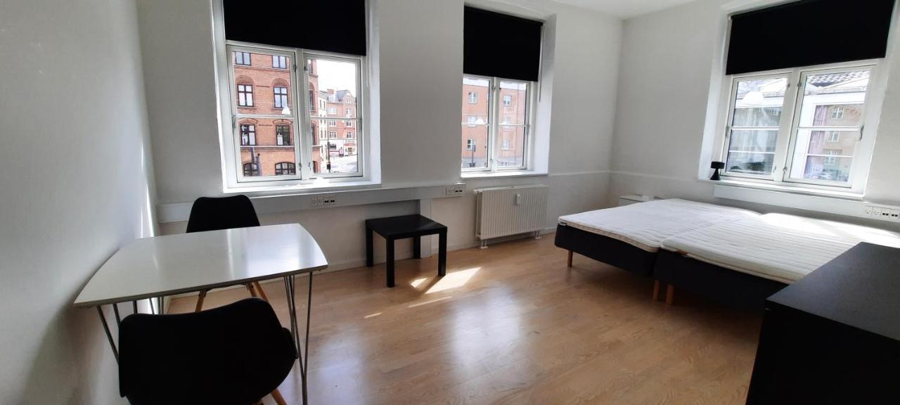 Private Room In A Shared Apartment Odense Extérieur photo