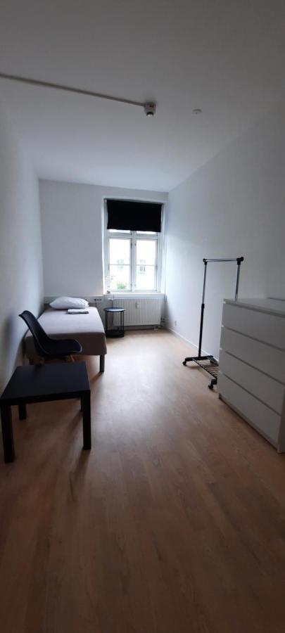Private Room In A Shared Apartment Odense Extérieur photo