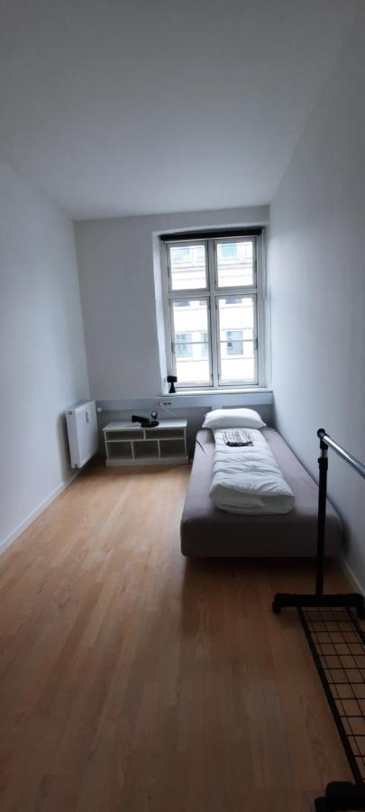 Private Room In A Shared Apartment Odense Extérieur photo
